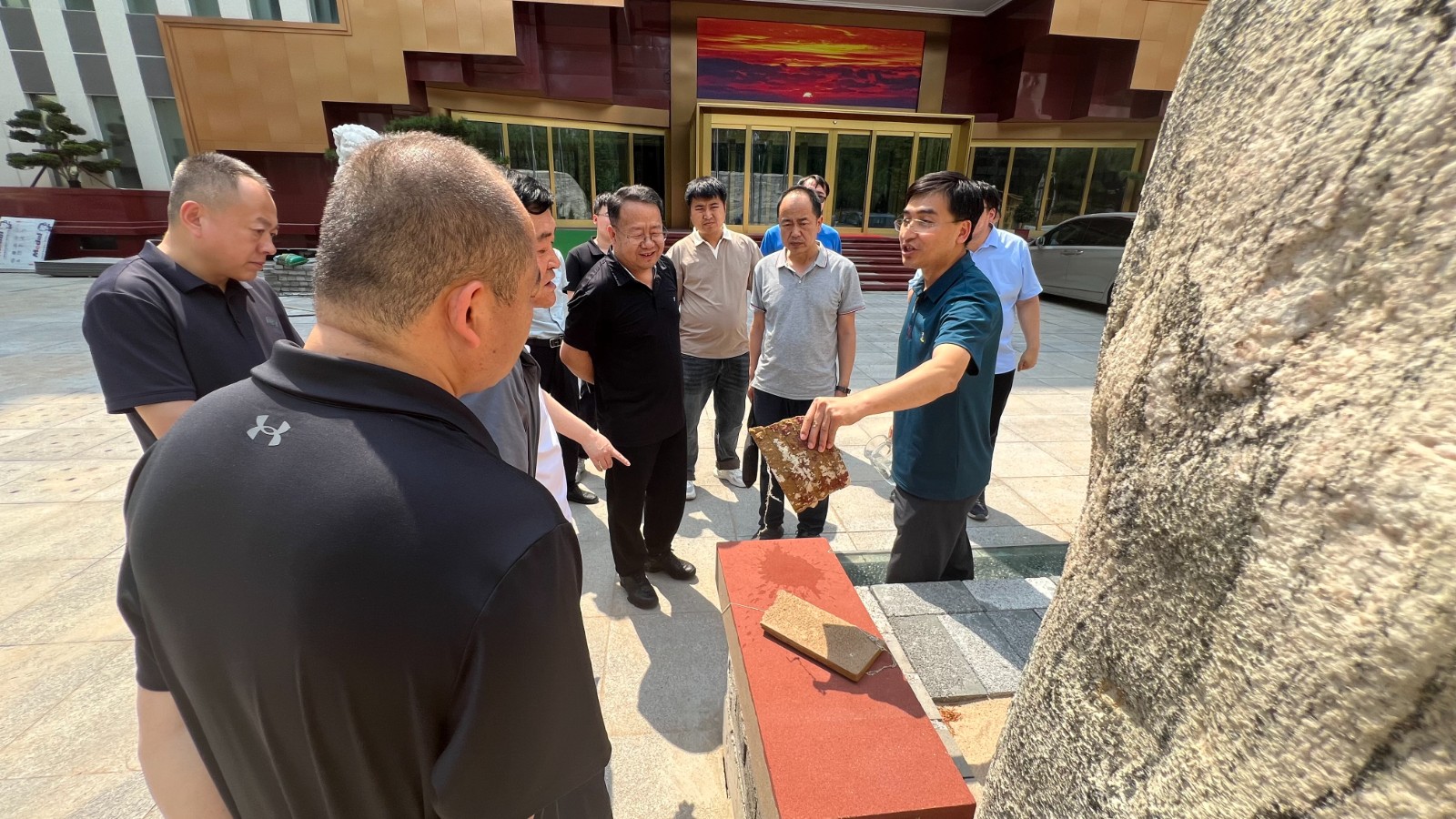 1762941774394167.jpg 1762941774394167.jpg